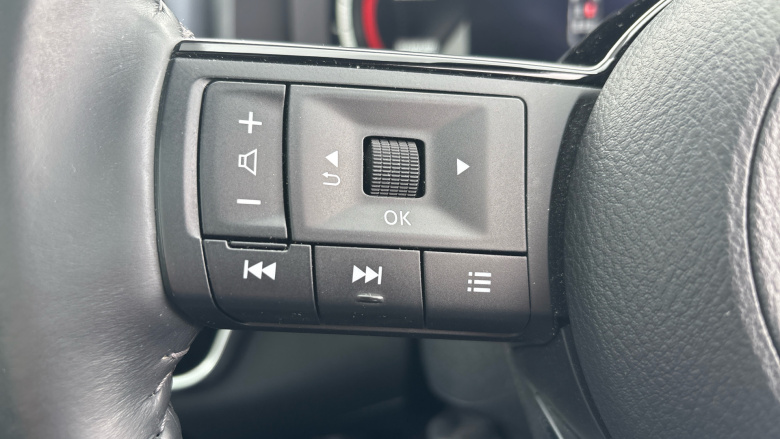 Nissan Qashqai 1.3 DiG-T MH Tekna 5dr Petrol Hatchback